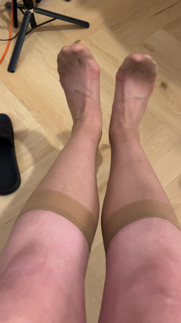 Feet: Přehlídka obuvi v podkolenkách