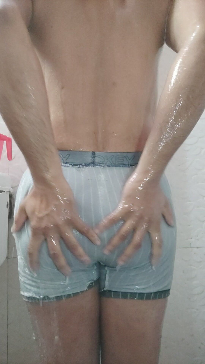 Butty89: バブルバットと一緒にシャワーを浴びる。