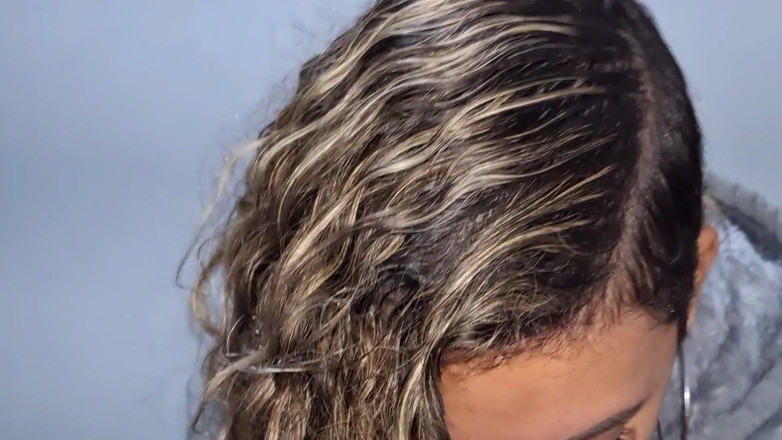 Gabi SweetCouplesStories: 그녀는 리밍 세션 동안 그의 엉덩이에 혀를 붙였다.