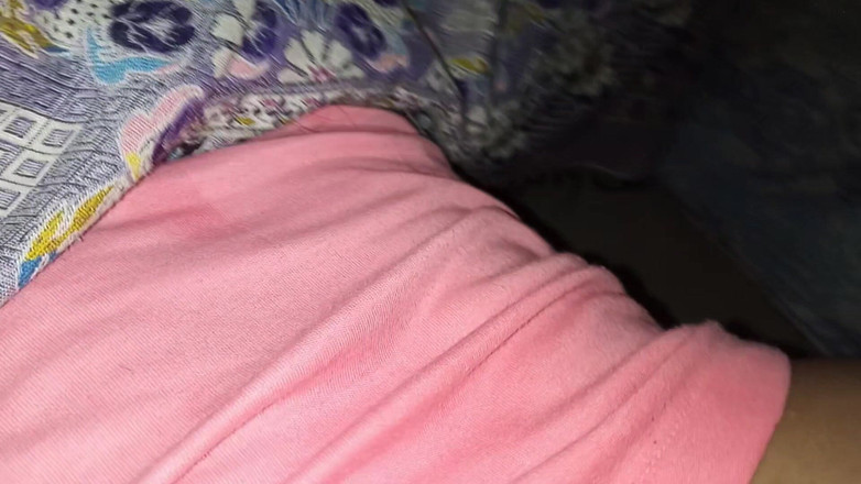 Netu: Moja pokojówka Desi utknęła i zerżnięta