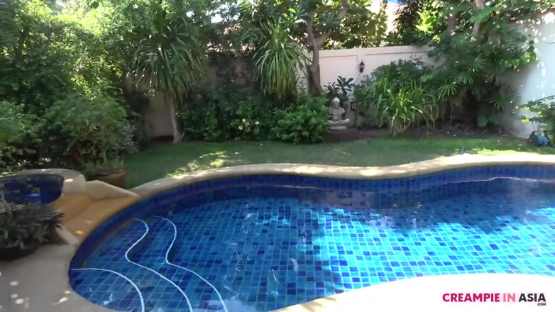 Creampie In Asia: M-am dus la o vila cu piscina privata in 2 zile / 1...