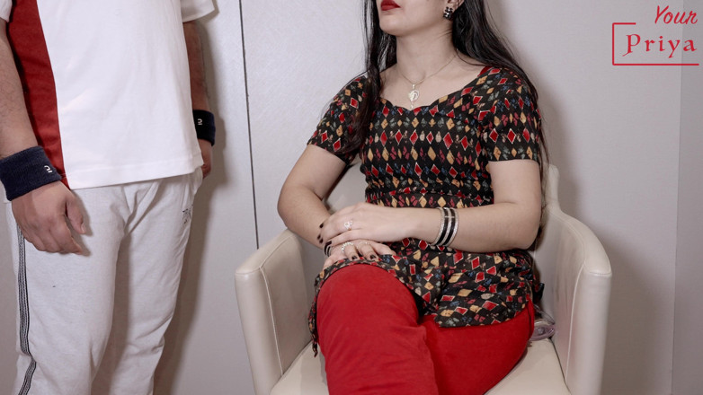 Your Priya: 혼자였을 때 다시 한 번 존나게 따먹히는 친구의 핫한 엄마