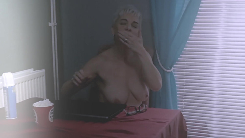 Kylie Britain Adventures: Nastříkal a vylízal mi oholený muff - (Bez zvuku, ale hudba)