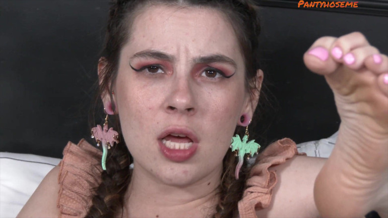 Pantyhose me porn videos: Ziva Fey Gets Horny on the Bed Wearing Pantyhose Licks...