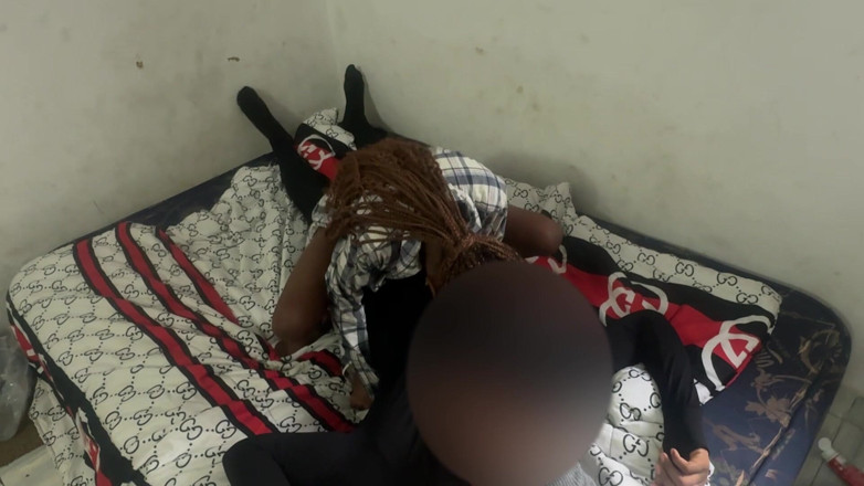Petite Erotic Africa: Nessuna maschera per piccolo amore