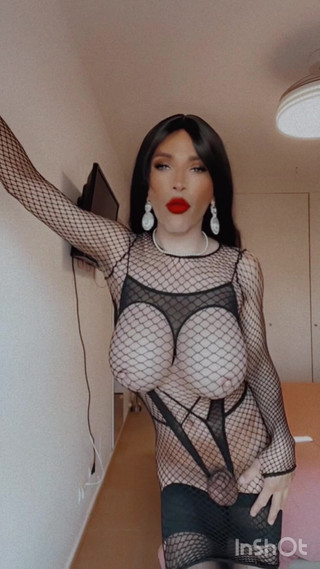 Sissy Slut Brianna: ¿quieres Ser Útil? Déjame Probar, Y No Te Atrevas a Moverte