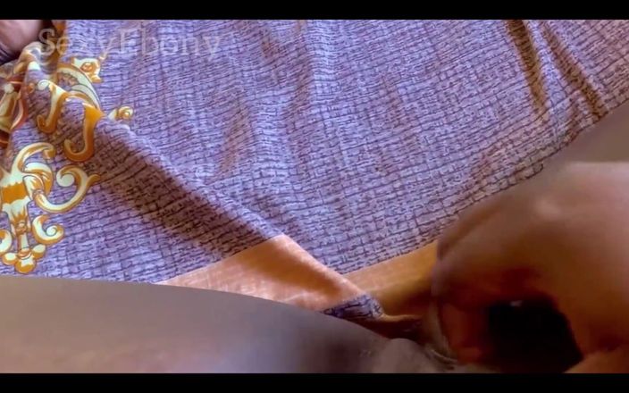 Sexy Ebony: 내 후장 구멍과 보지를 가지고 노는 걸 지켜봐