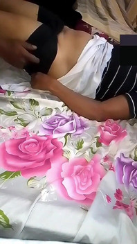 agle darvaaje vaali sauteli bahan ki billi ko le jaaya jaata hai