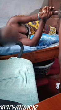 Gerçek Afrikalı amatör ateşli çiftler şimdiye kadar büyük boşalma