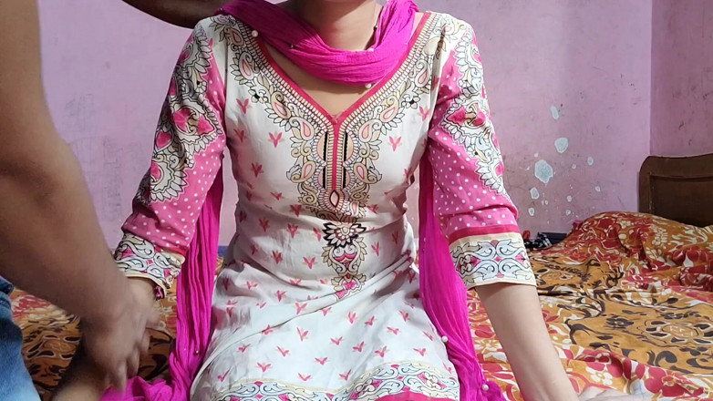 Your kavita bhabhi: Desi Bhabhi Utomhus Baiti Thi Tabhi Diya knullad av hennes...