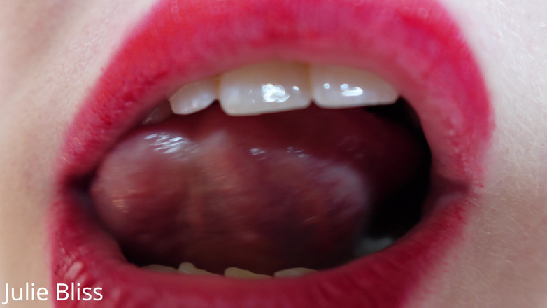 Julie Bliss: Cheating Boyfriend Meets Giantess Girlfriend