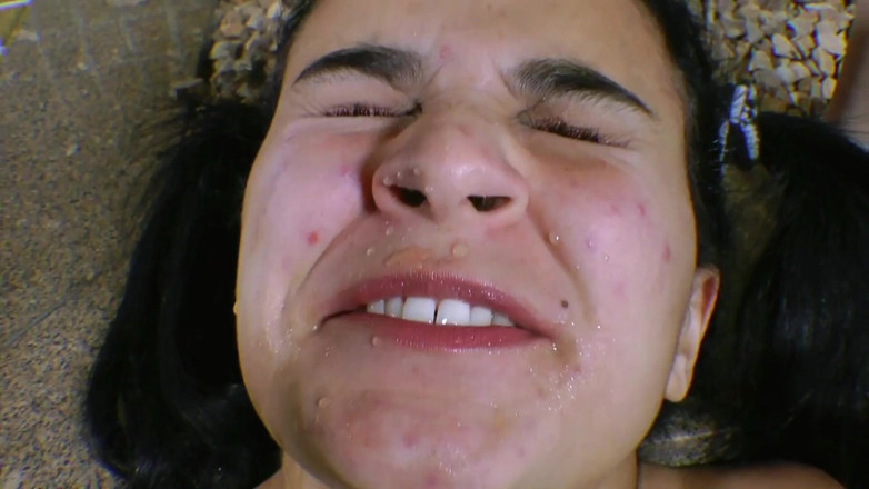 Enema Extreme And Top Girls: Enema y pis la dominación