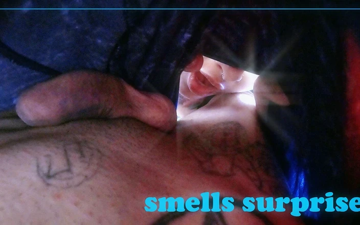 Macabreink: Kakak tiri saya suka mencium bau penis saya.