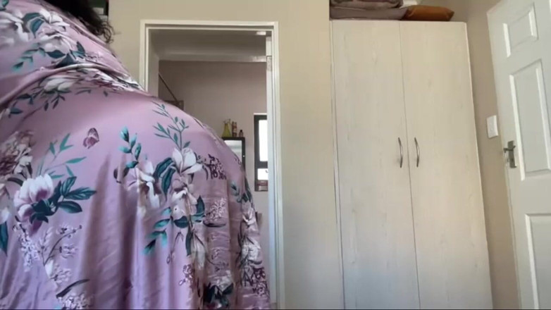 Legendary Booty Overdose: SSBBW MILF Striptease