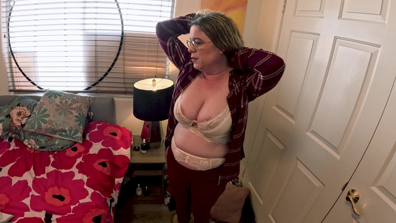 Erin Electra: Stepmom Admits She’s Horny for Stepson