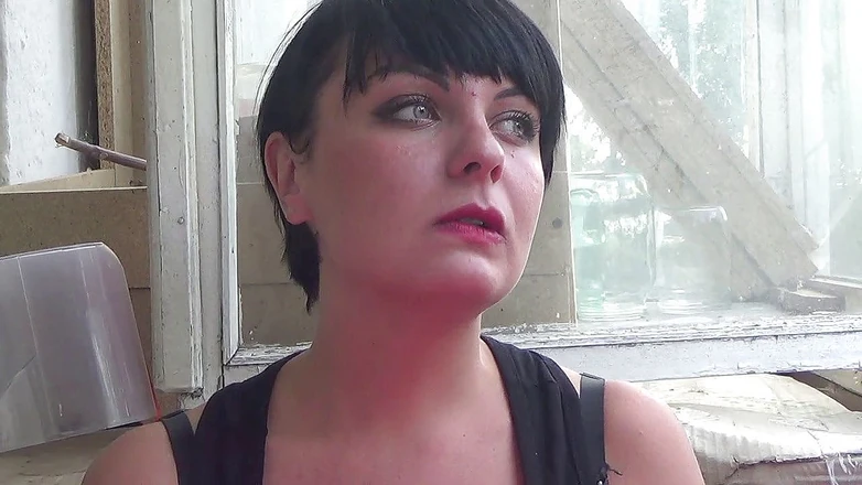 Sexy Milf: Kate smoking in tight pink legging