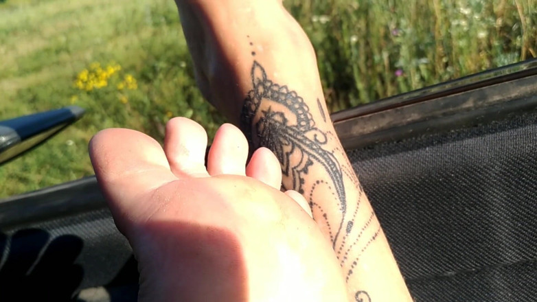 LizAngel: Foot fetish in nature