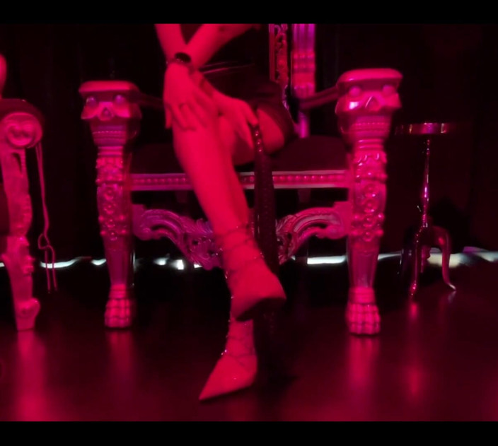 Lady Juna: Femdom Red Room