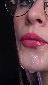Detailed Close up Messy Sloppy Deepthroat and Cum in Mouth