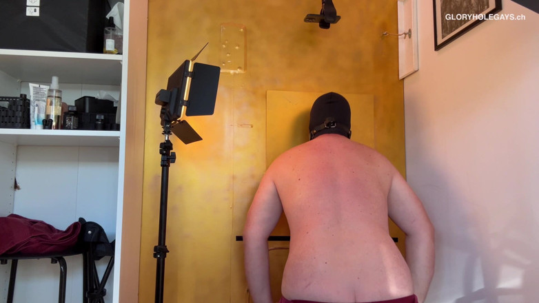 GLORYHOLEGAYS: Su Polla En El Gloryhole Estaba Muy Excitada