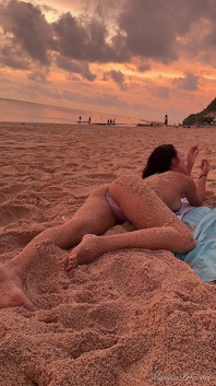 Mát-xa đít khiêu dâm trên bãi biển, niềm vui nghịch ngợm trong đại dương