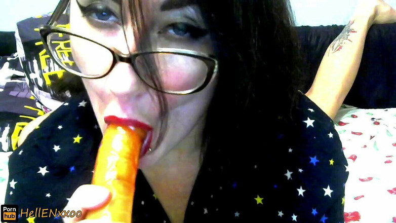 HellENXxOo: アイコンタクトフェラチオ!