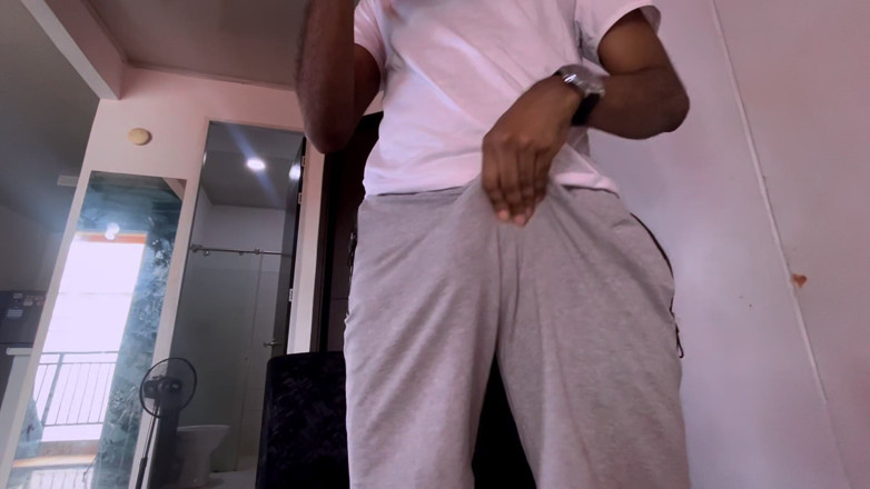 Gigi Prince: Il Mio Amico Del College Mi Mette Il Pacco Davanti...