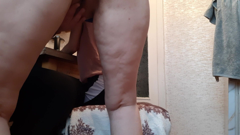 Lesbian-illusion: La nostra vicina milf è venuta da noi per scoparla con...