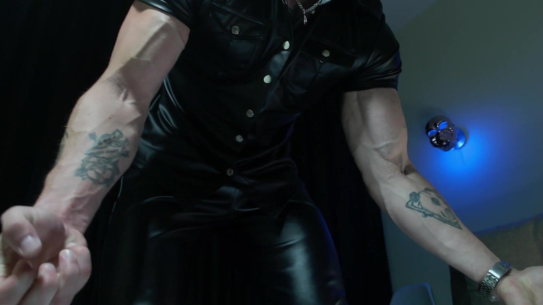 Hunky time: Muscle Worship