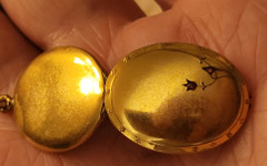 Pellefnatt: Mój przyjaciel leży na kanapie i szarpie kutasa, aż do...