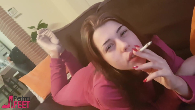 Smokin Fetish: Smoking and fetish with sweet teen