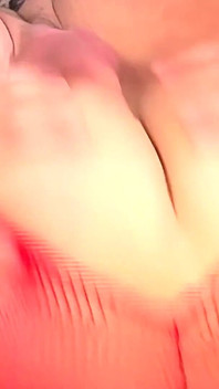 Sensual morena milf Katja Kassin é fodida vestindo meia-calça vermelha francesa