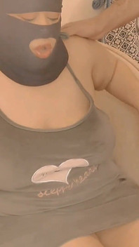 Fare sesso con una ragazza egiziana molto eccitata, il suo culo brucia con un suono chiaro