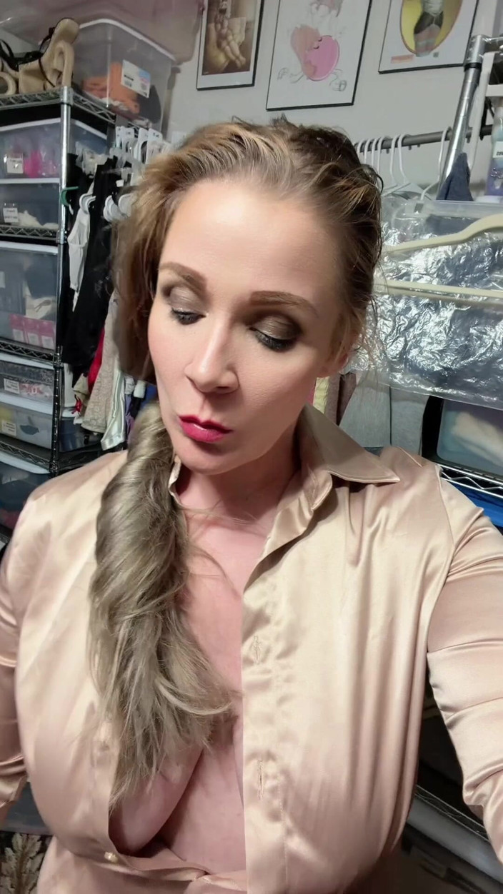 Miss Whitney Morgan: Thức dậy &amp; quay phim khiếm thị với tôi!
