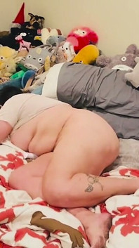 Stříkání s trans bimbo milf christi cream cake