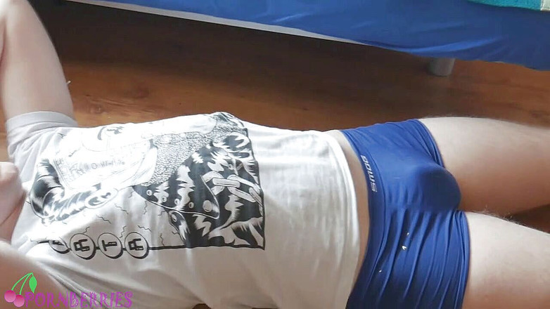 Ethan Alex: Footjob intensif en sueur par un jumelle de basket