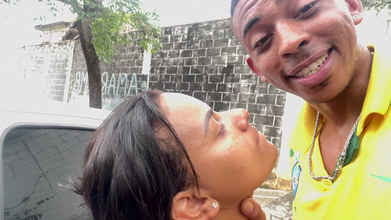 Vivy Marques: Saya memberikan pantat saya kepada jurulatih gim di tempat letak...