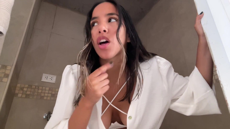 Goddess Alexa femdom: Hostess faz de você sua cadela roleplay humilhação verbal bissexual...