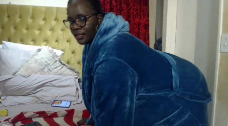 Legendary Booty Overdose: Horny SSBBW Masturbating and Having Breakfast in Bed