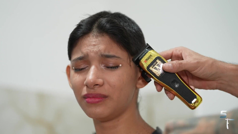 Shave Flix: Claudia