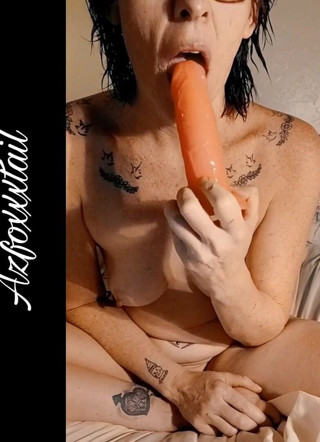 AzFoxxxTailPhelicia: Dildo sání a plivat 1
