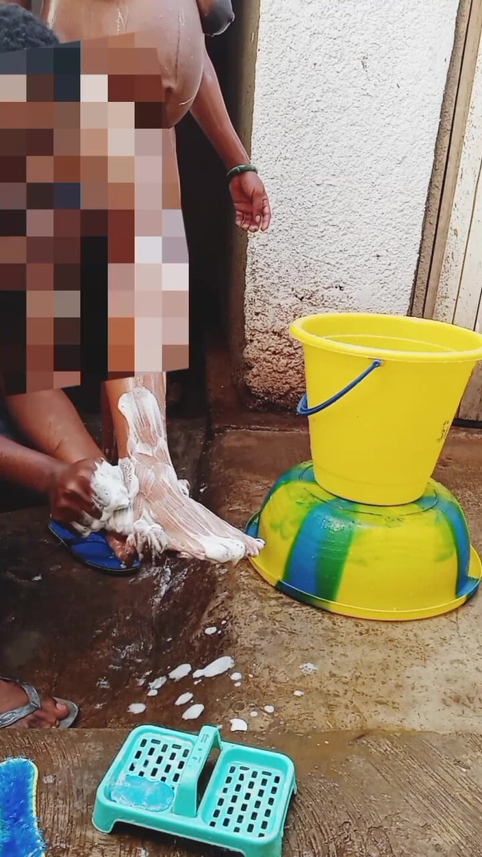 Me and my new slut: आउटडोर मेरी गर्भवती प्रेमिका को गंदे माहौल में नहाना