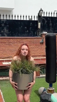 Wanhopige huisvrouwen. Parodie op 3de aflevering