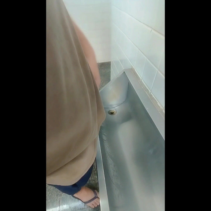 Marcosninfo: Ho Visitato Una Città E Mi Sono Spogliata Nel Bagno...