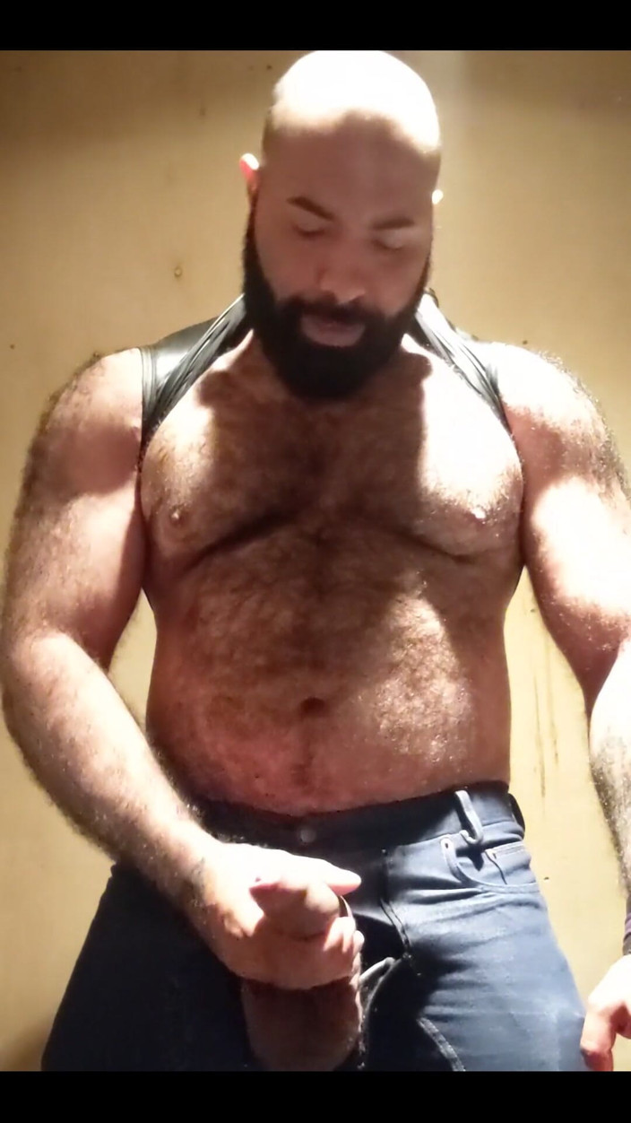 Lobo: Nice Cumshot