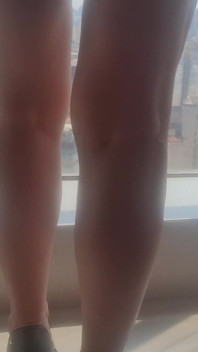 Une Poupée En Porcelaine Essaye Une Culotte Pour Votre Plaisir. Tu as Aimé Aucun D’entre Eux? Commentaire Ci-dessous