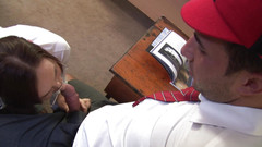 Pervy Studio: La professoressa milf punisce un ragazzo del college