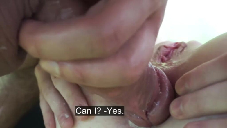 Chica Suicida DVD: 痩せた赤毛がオフィスで熱いアナル中出しを受ける