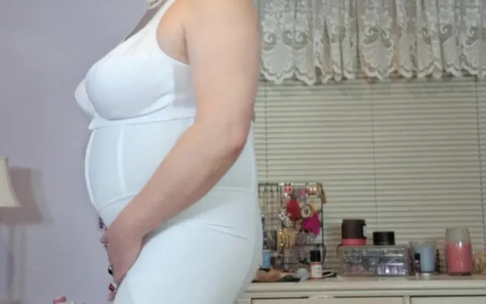 Victoria Lecherri: Wanna Touch Granny Vicki's New Girdle?