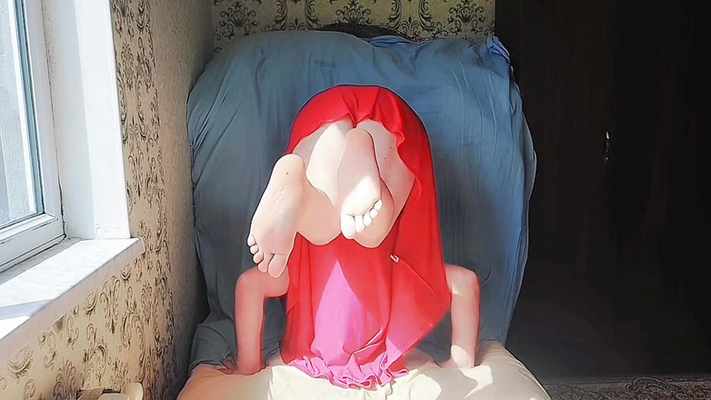 Kitty_Cross: 2次射精在一分钟的免提射精与光滑的腿热厚大腿手淫小